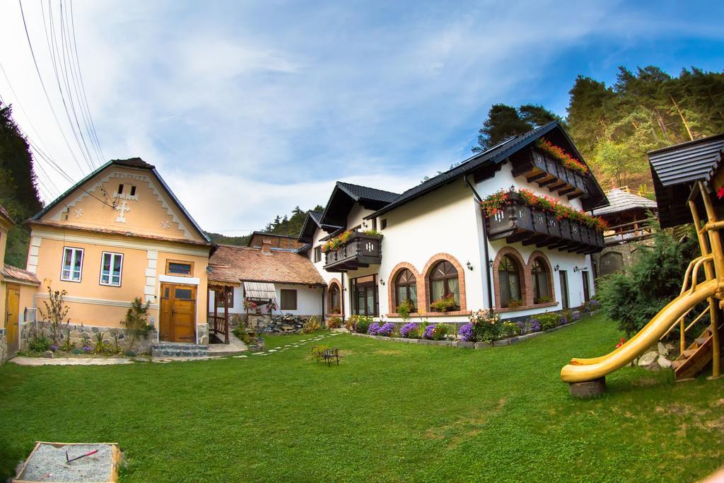 Hotel Casa Stefania Tălmaciu Exterior foto