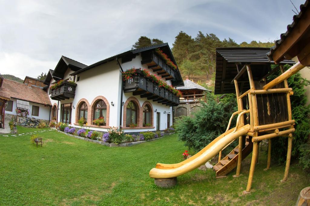 Hotel Casa Stefania Tălmaciu Exterior foto